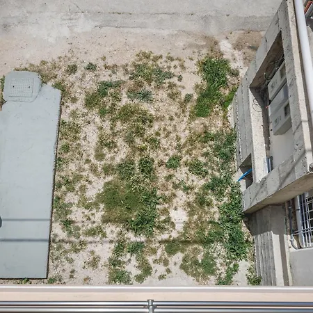 καινούριο σπίτι σε ήσυχη τοποθεσία *