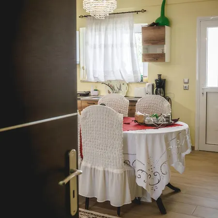 καινούριο σπίτι σε ήσυχη τοποθεσία